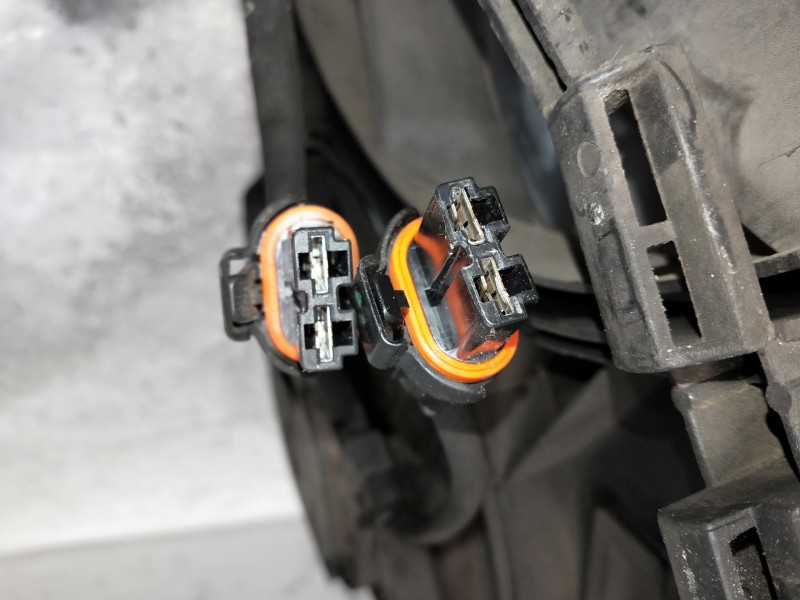 Recambio de electroventilador para land rover freelander (lr2) 2.2 td4 referencia OEM IAM 6G918C607BE  