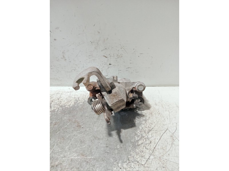 Recambio de pinza freno trasera derecha para kia cerato 1.6 crdi referencia OEM IAM BC141018  