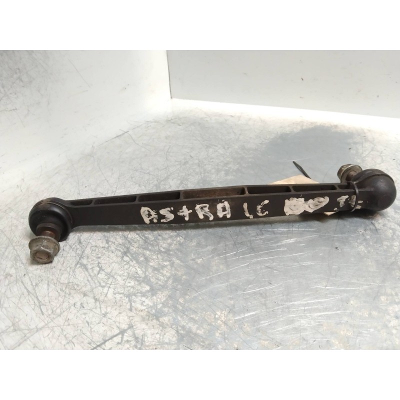 Recambio de brazo suspension inferior delantero izquierdo para opel astra h berlina enjoy referencia OEM IAM   