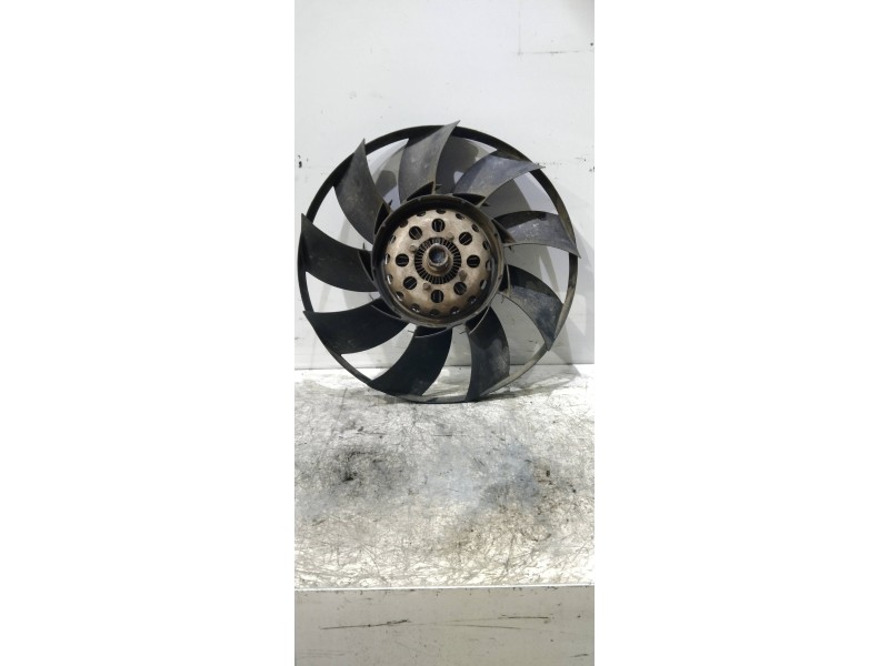 Recambio de electroventilador para land rover discovery v6 td s referencia OEM IAM PGG500270F1511  