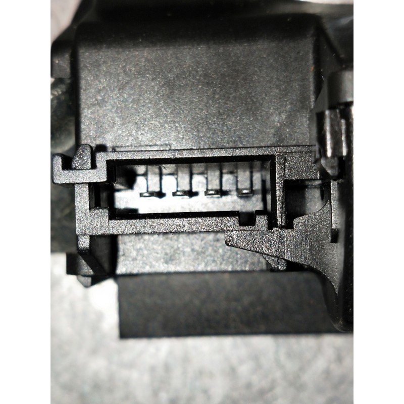 Recambio de motor cierre centralizado porton para fiat nuova 500 (150) 1.2 cat referencia OEM IAM 55701971  3P