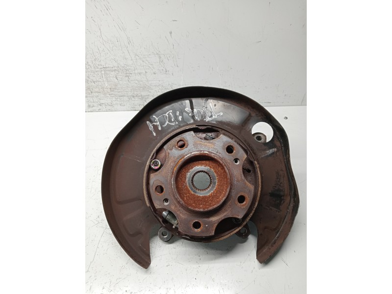 Recambio de mangueta trasera derecha para ssangyong rodius xdi referencia OEM IAM 4593221000  