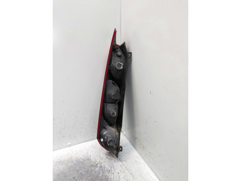 Recambio de piloto trasero derecho para ford transit connect referencia OEM IAM DT1113404AC 90019013 