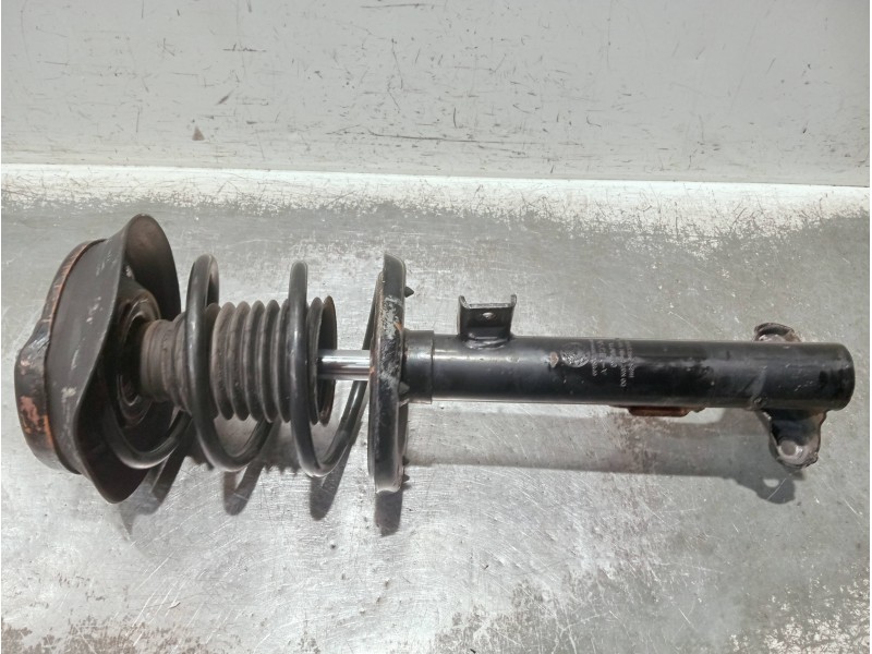 Recambio de amortiguador delantero derecho para mercedes clase c (w203) berlina referencia OEM IAM A1305G  