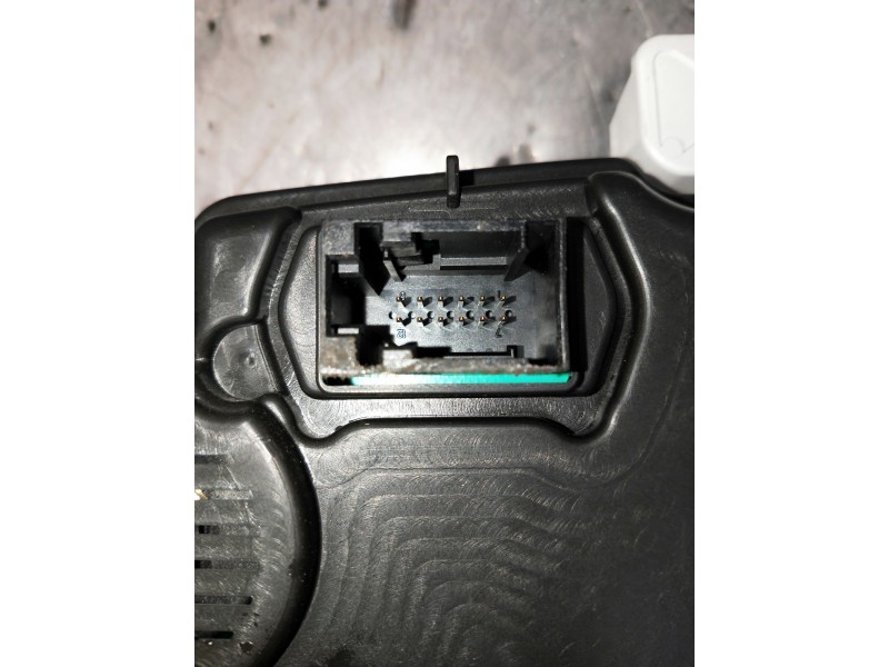 Recambio de cuadro instrumentos para opel corsa d referencia OEM IAM P0013372158 1303304B 