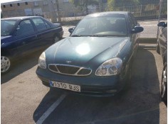 daewoo nubira berlina del año 2001