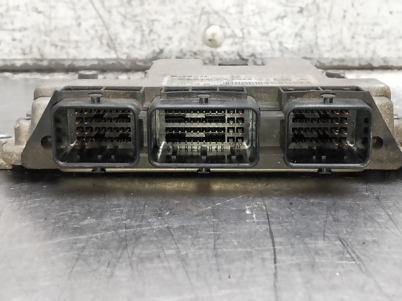 Recambio de centralita motor uce para peugeot 308 referencia OEM IAM 0281013332 9653958980 