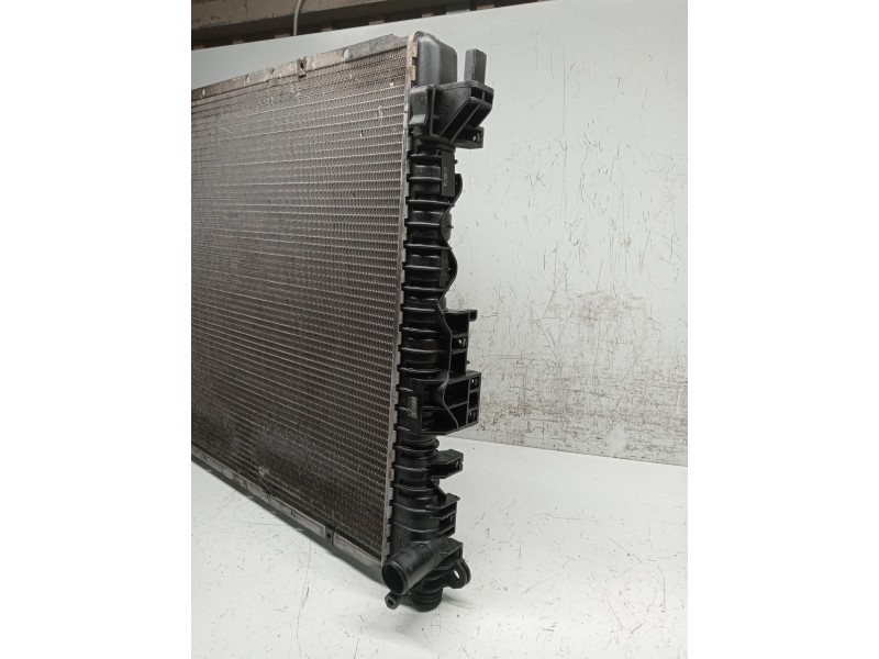 Recambio de radiador agua para ssangyong rodius xdi referencia OEM IAM 621778621779  