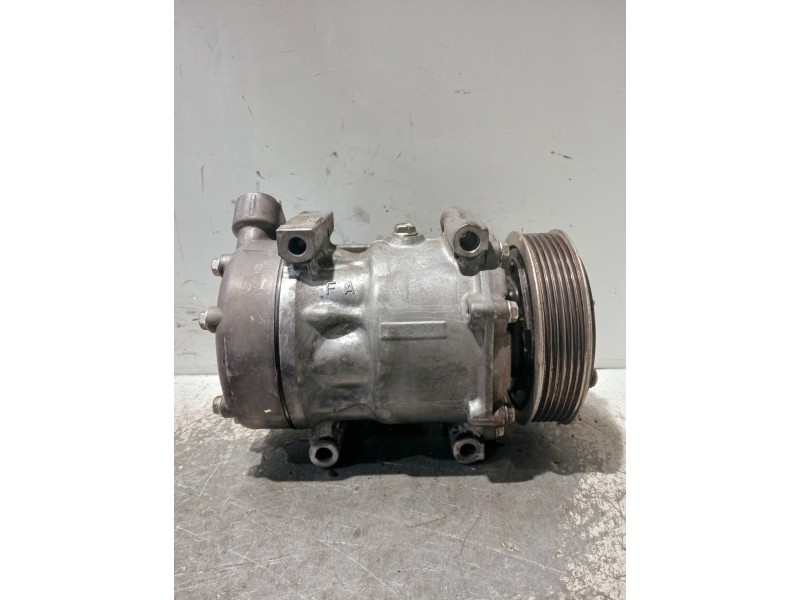 Recambio de compresor aire acondicionado para citroen xsara picasso referencia OEM IAM 9686061780  