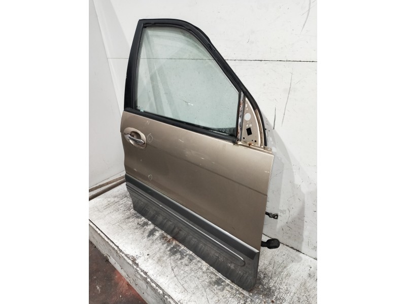 Recambio de puerta delantera derecha para kia carnival ii 2.9 cdri ex referencia OEM IAM   5P