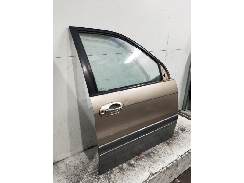 Recambio de puerta delantera derecha para kia carnival ii 2.9 cdri ex referencia OEM IAM   5P