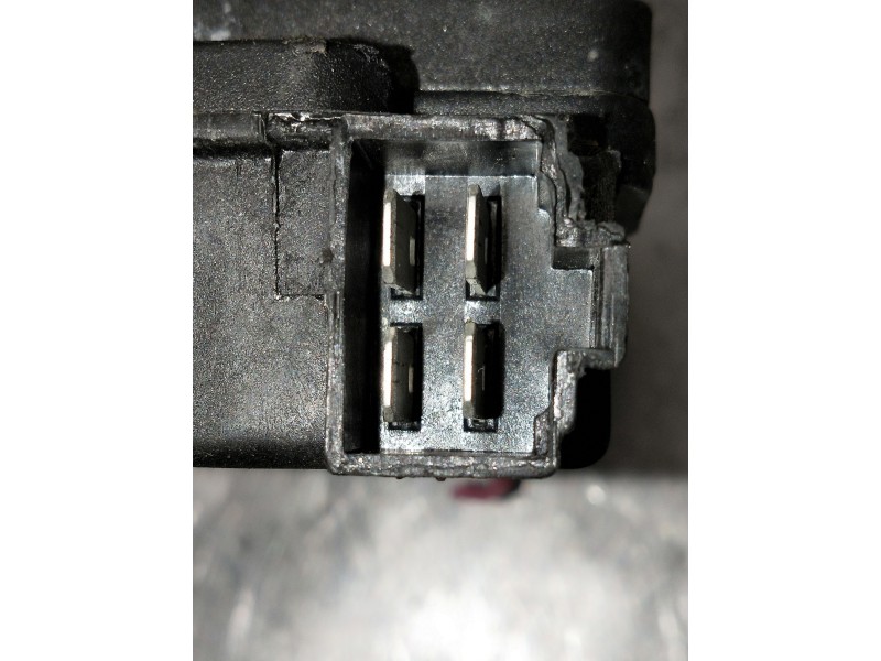 Recambio de motor cierre centralizado delantero derecho para hyundai h 1 h 1 furg.caja cerr.c. puerta referencia OEM IAM 957404A