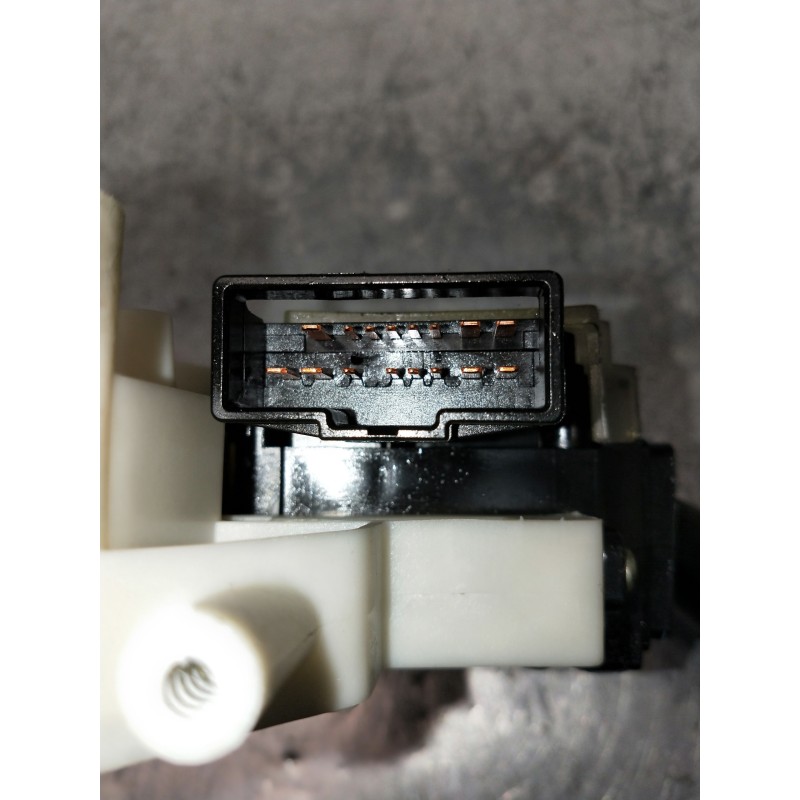 Recambio de mando luces para hyundai h 1 h 1 furg.caja cerr.c. puerta referencia OEM IAM 934004A300  