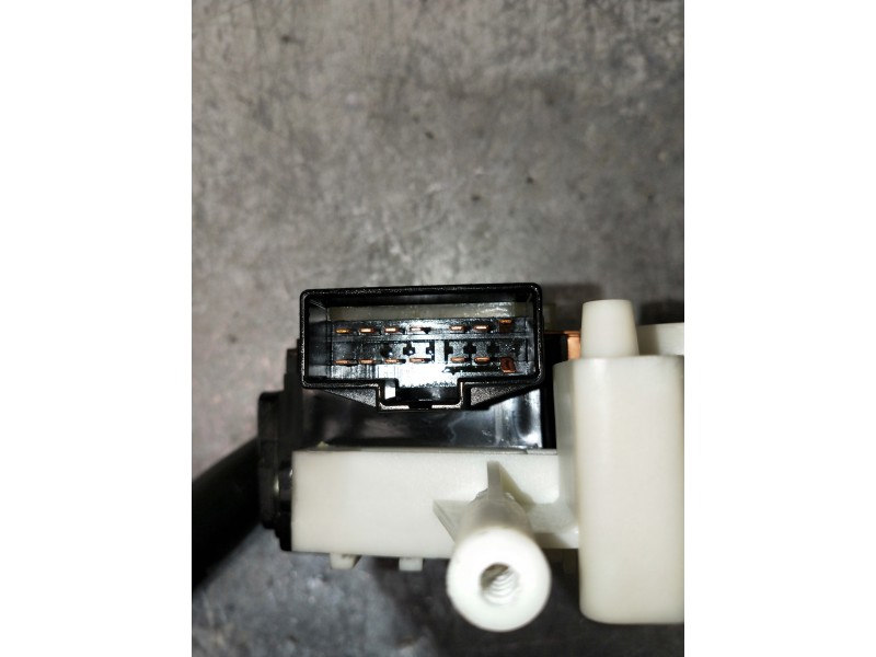 Recambio de mando luces para hyundai h 1 h 1 furg.caja cerr.c. puerta referencia OEM IAM 934004A300  