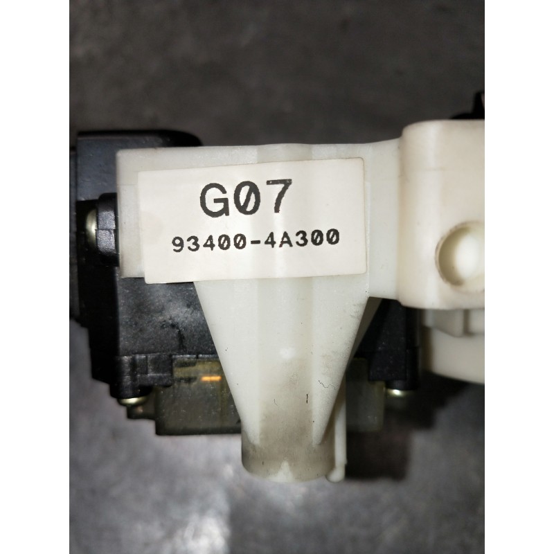Recambio de mando luces para hyundai h 1 h 1 furg.caja cerr.c. puerta referencia OEM IAM 934004A300  