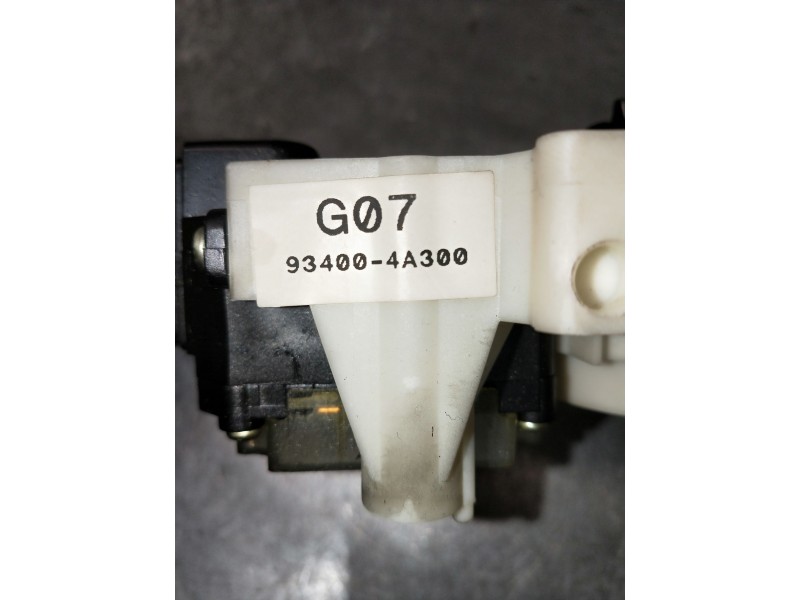 Recambio de mando luces para hyundai h 1 h 1 furg.caja cerr.c. puerta referencia OEM IAM 934004A300  