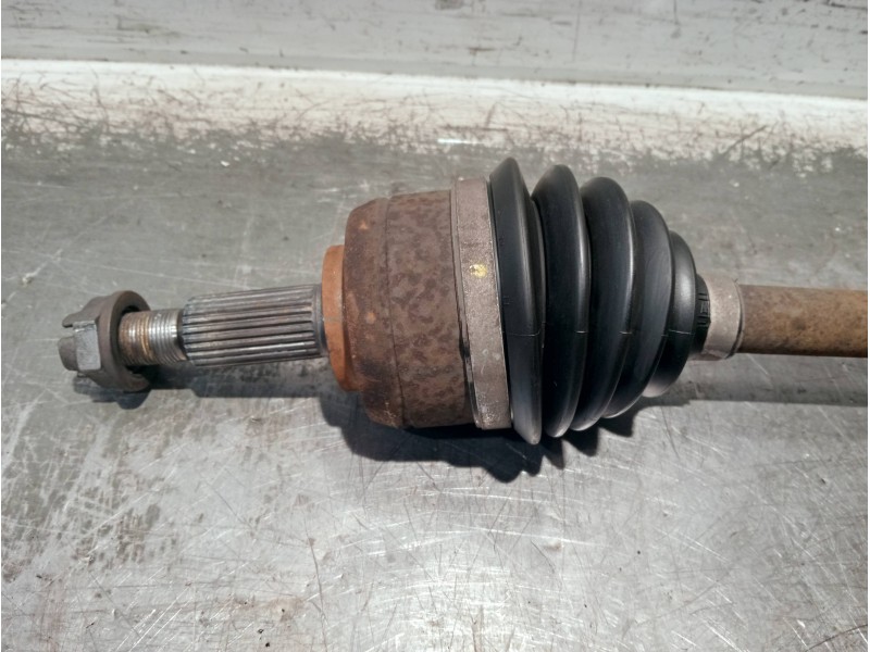 Recambio de transmision delantera izquierda para renault megane iii berlina 5 p referencia OEM IAM 8200788672  