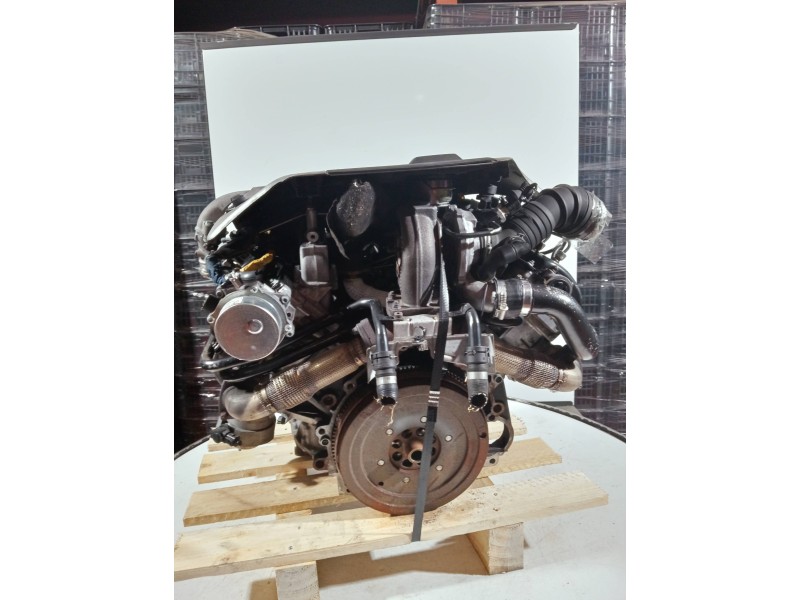 Recambio de motor completo para audi a4 berlina (8e) referencia OEM IAM AYM 38415 BOSCH