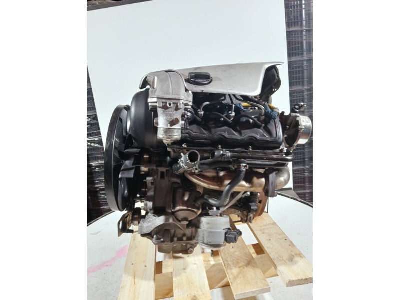Recambio de motor completo para audi a4 berlina (8e) referencia OEM IAM AYM 38415 BOSCH
