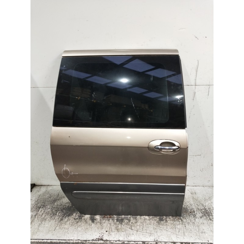 Recambio de puerta lateral corredera derecha para kia carnival ii 2.9 cdri ex referencia OEM IAM   5P