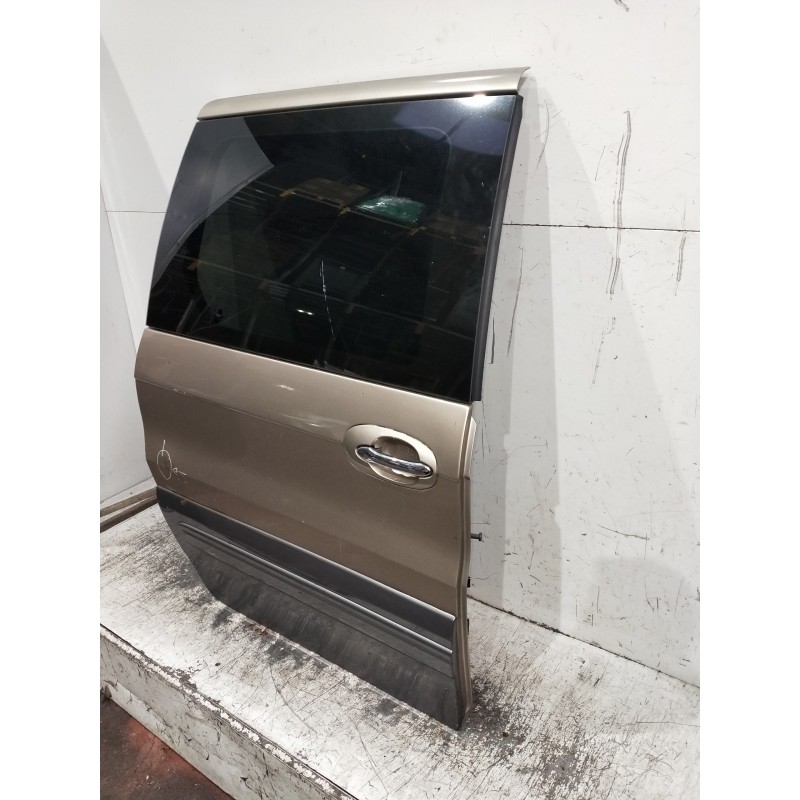 Recambio de puerta lateral corredera derecha para kia carnival ii 2.9 cdri ex referencia OEM IAM   5P