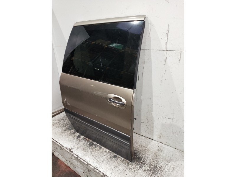Recambio de puerta lateral corredera derecha para kia carnival ii 2.9 cdri ex referencia OEM IAM   5P