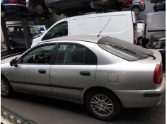 mitsubishi carisma berlina 5 (da0) del año 2002