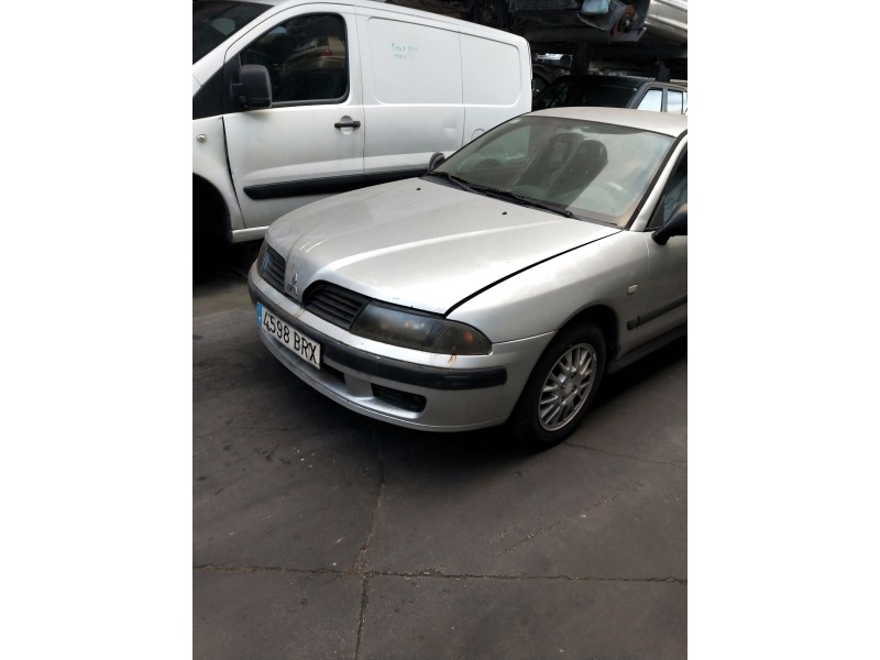 mitsubishi carisma berlina 5 (da0) del año 2002