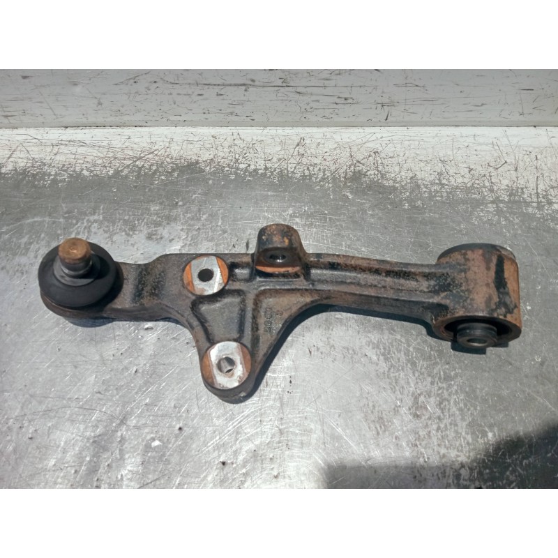 Recambio de brazo suspension inferior delantero derecho para kia carnival ii 2.9 cdri ex referencia OEM IAM   