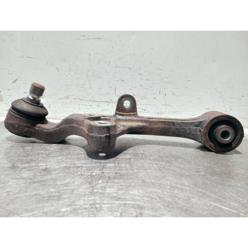 Recambio de brazo suspension inferior delantero derecho para kia carnival ii 2.9 cdri ex referencia OEM IAM   