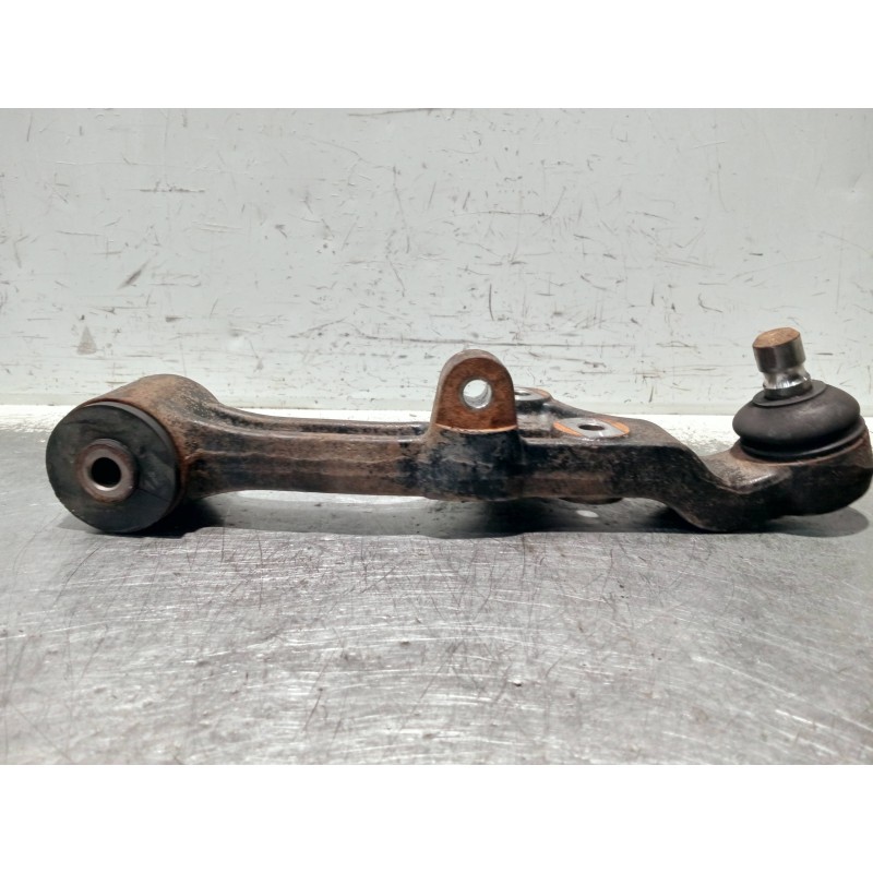 Recambio de brazo suspension inferior delantero derecho para kia carnival ii 2.9 cdri ex referencia OEM IAM   
