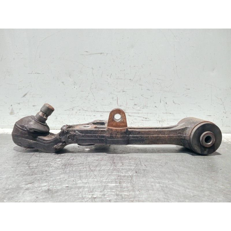 Recambio de brazo suspension inferior delantero izquierdo para kia carnival ii 2.9 cdri ex referencia OEM IAM   