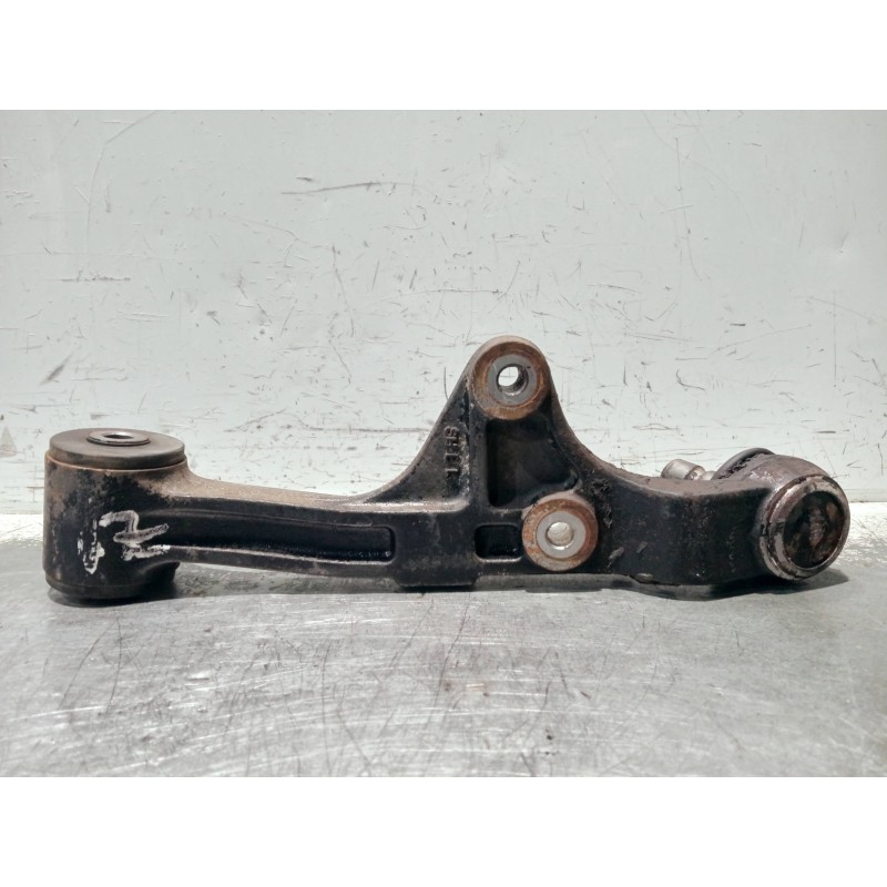 Recambio de brazo suspension inferior delantero izquierdo para kia carnival ii 2.9 cdri ex referencia OEM IAM   