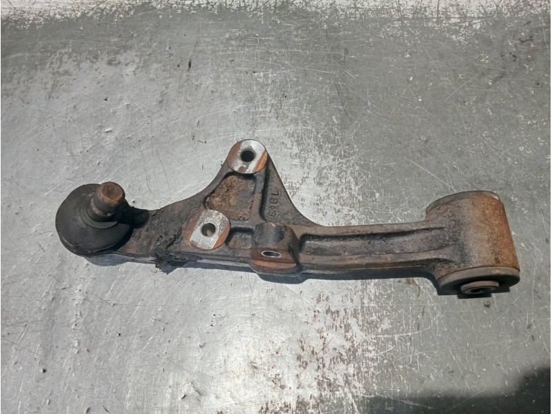 Recambio de brazo suspension inferior delantero izquierdo para kia carnival ii 2.9 cdri ex referencia OEM IAM   