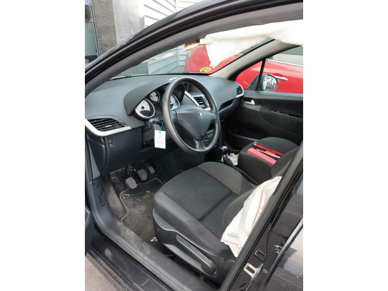 peugeot 207 del año 2010