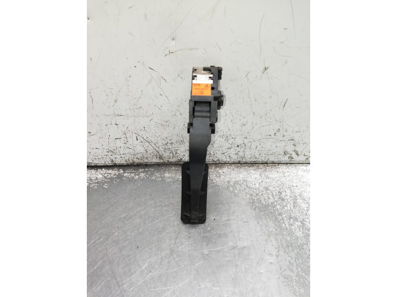 Recambio de potenciometro pedal para renault megane iii berlina 5 p referencia OEM IAM 180020022R  