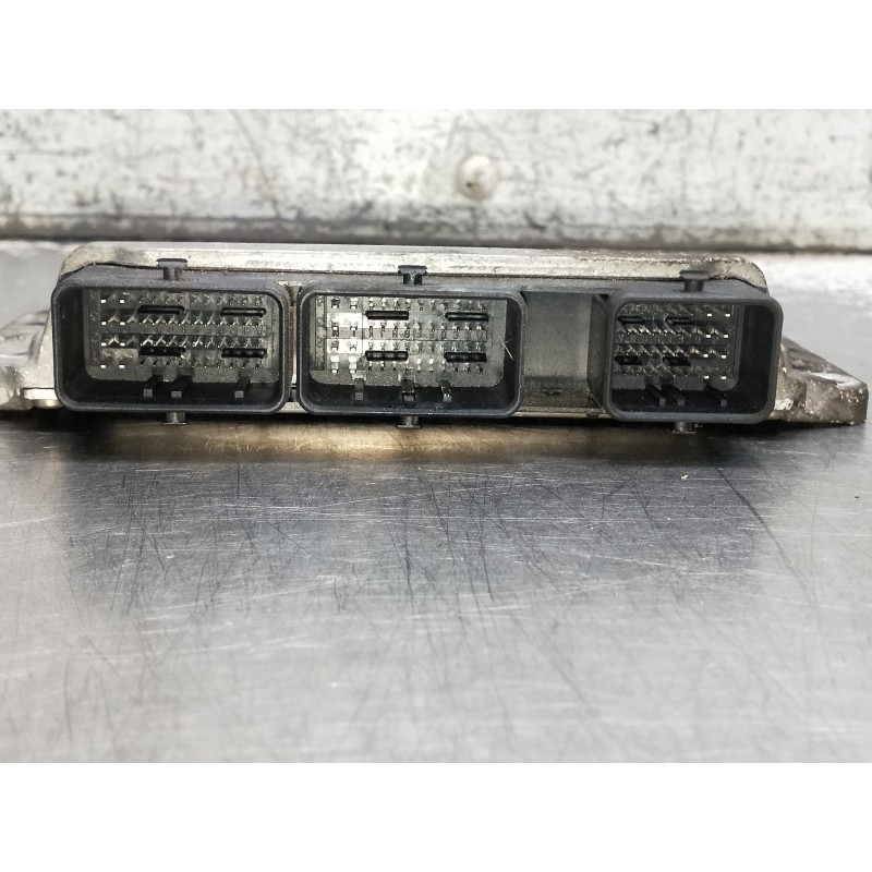 Recambio de centralita motor uce para renault megane iii berlina 5 p referencia OEM IAM 237100131R 9049021310 