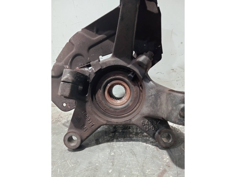 Recambio de mangueta delantera izquierda para peugeot expert kasten referencia OEM IAM 64832U03  