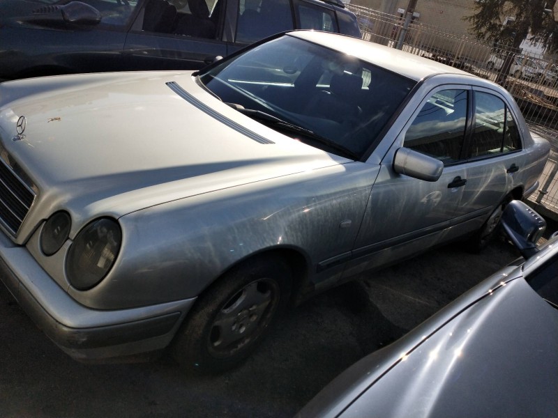 mercedes clase e (w210) berlina diesel del año 2001