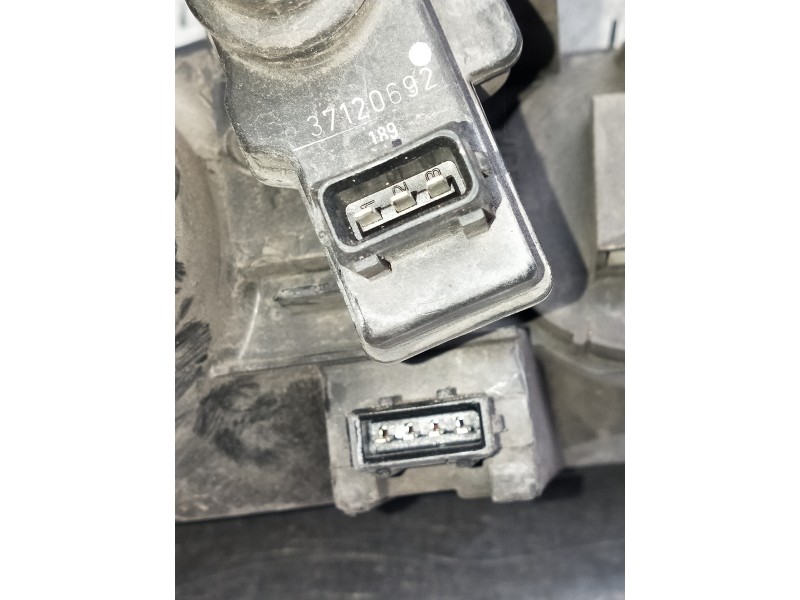 Recambio de faro izquierdo para lancia y 1.2 referencia OEM IAM   