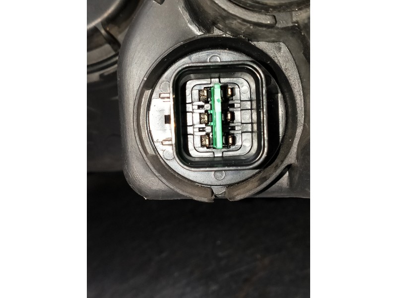 Recambio de faro derecho para kia carens (un) referencia OEM IAM   