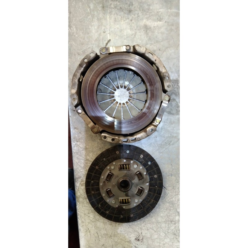 Recambio de kit embrague para toyota yaris (ncp1/nlp1/scp1) 1.4 d-4d linea luna referencia OEM IAM   