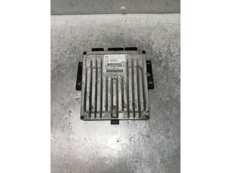 Recambio de centralita motor uce para renault kangoo referencia OEM IAM 8200909666 8200311560 