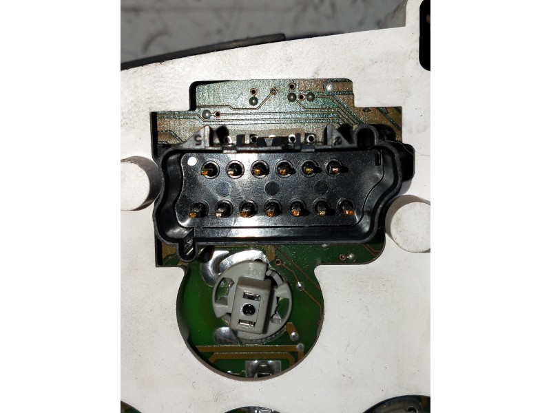 Recambio de cuadro instrumentos para chrysler voyager (rg) referencia OEM IAM R825AI P04685825A 