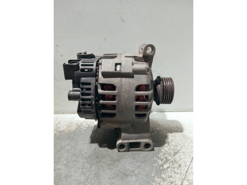 Recambio de alternador para mercedes clase a (w169) referencia OEM IAM A2661540802 2542955A SG9B079