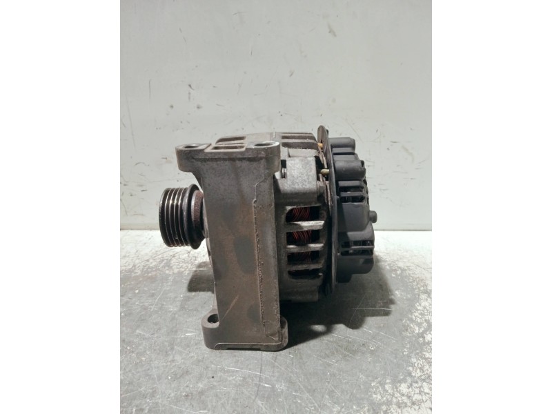 Recambio de alternador para mercedes clase a (w169) referencia OEM IAM A2661540802 2542955A SG9B079