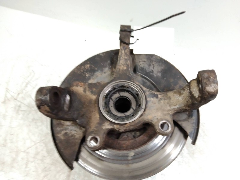 Recambio de mangueta delantera derecha para isuzu trooper ubs 55 referencia OEM IAM   