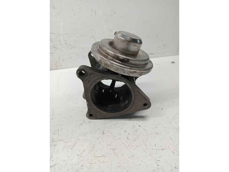 Recambio de valvula egr para volkswagen golf v berlina (1k1) highline referencia OEM IAM 038129637D  