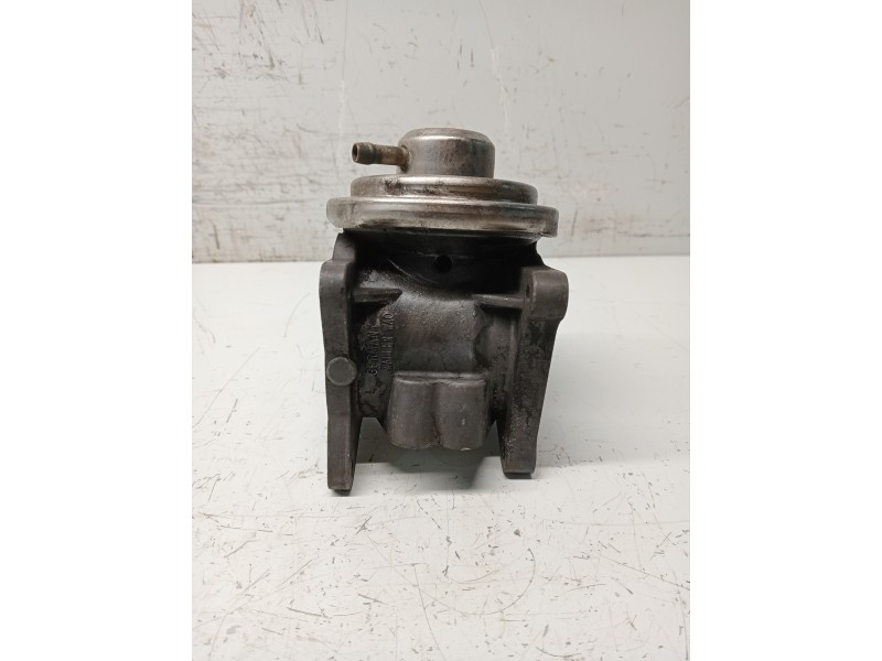 Recambio de valvula egr para volkswagen golf v berlina (1k1) highline referencia OEM IAM 038129637D  