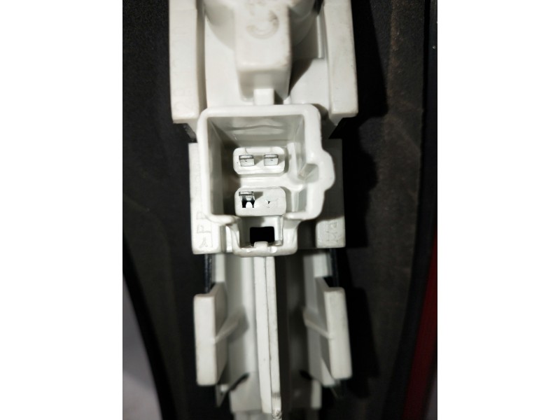 Recambio de piloto trasero izquierdo para volvo v50 familiar referencia OEM IAM   